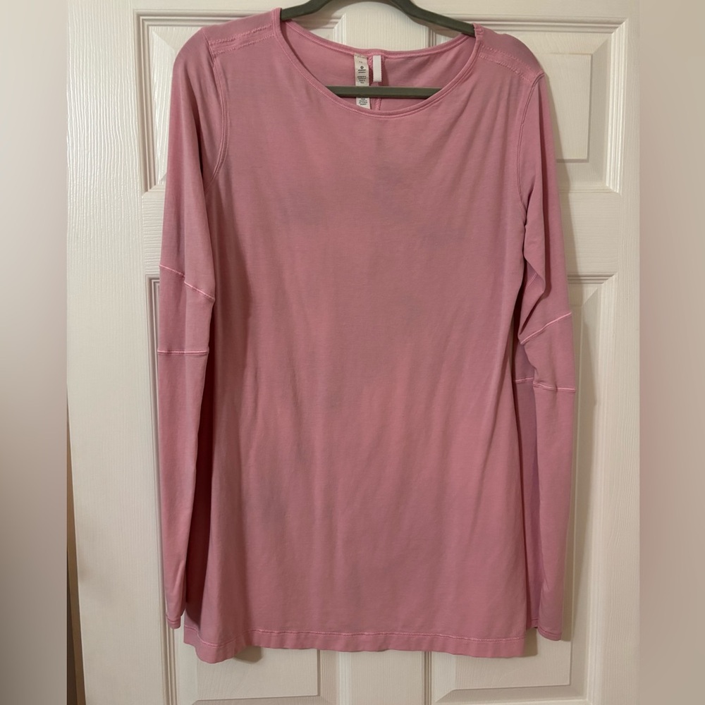 Lululemon size 12 pink long sleeve shirt